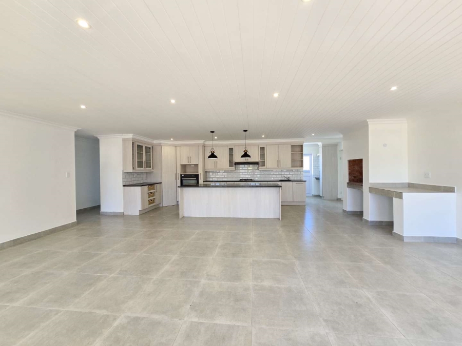 3 Bedroom Property for Sale in Stilbaai Wes Western Cape